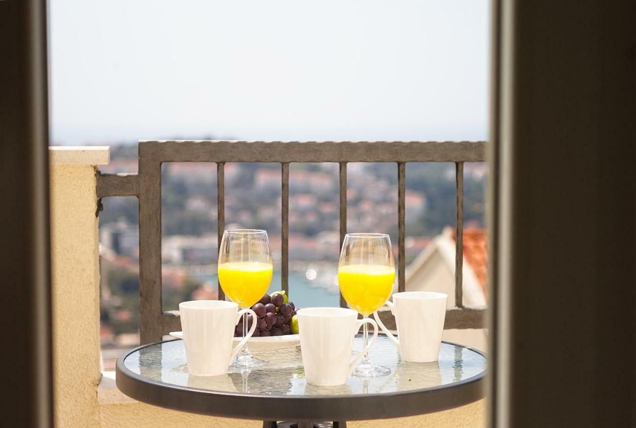 Dvina Apartment *