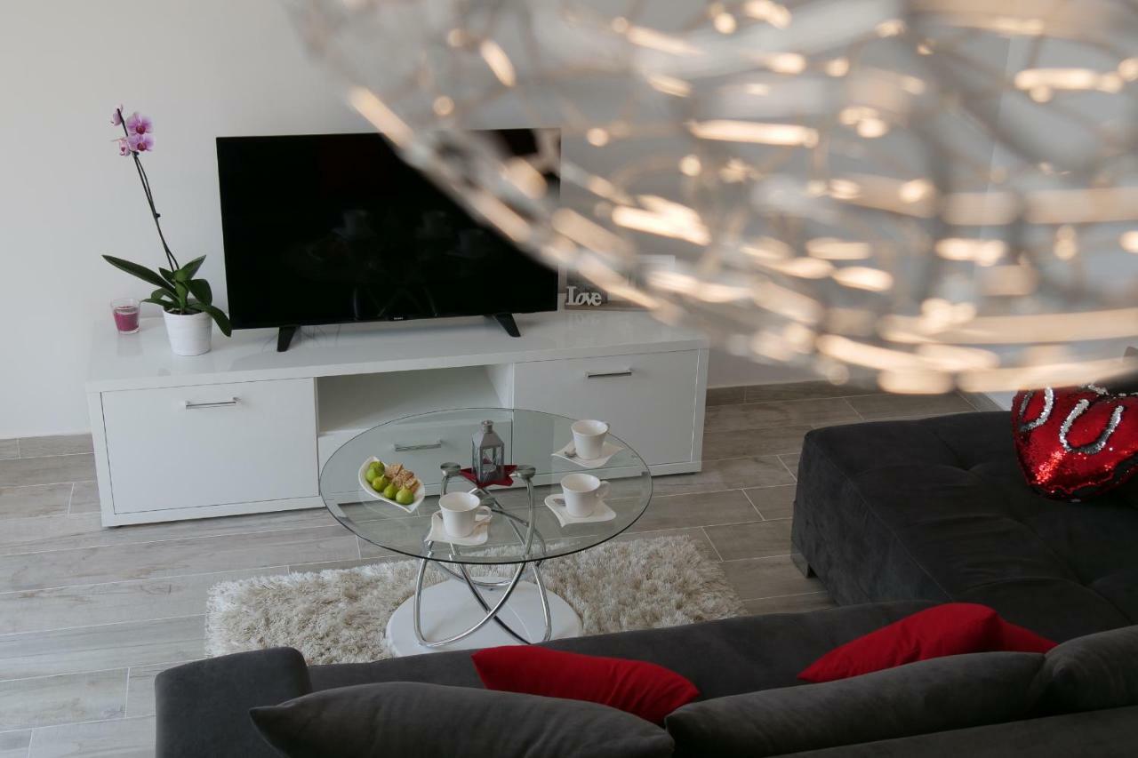 Dvina Apartment *